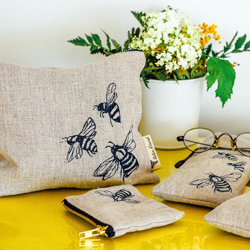 natural linen bee coin purse with bees