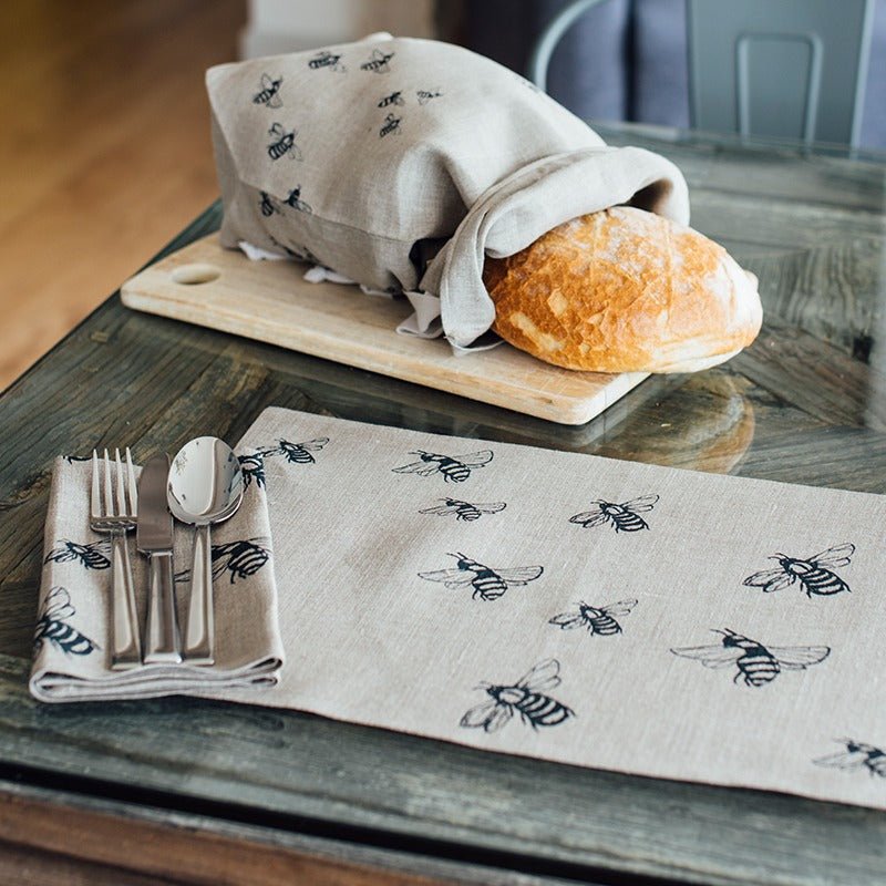 bee napkins in natural linen bee design