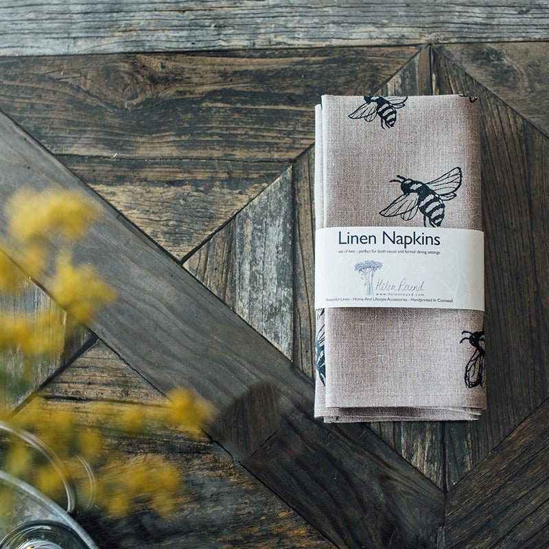 Natural linen bee napkins with bees