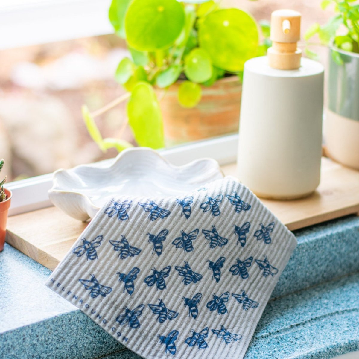 Eco Kitchen Sponge Cloths in Bee Design - Helen Round Eco Collection