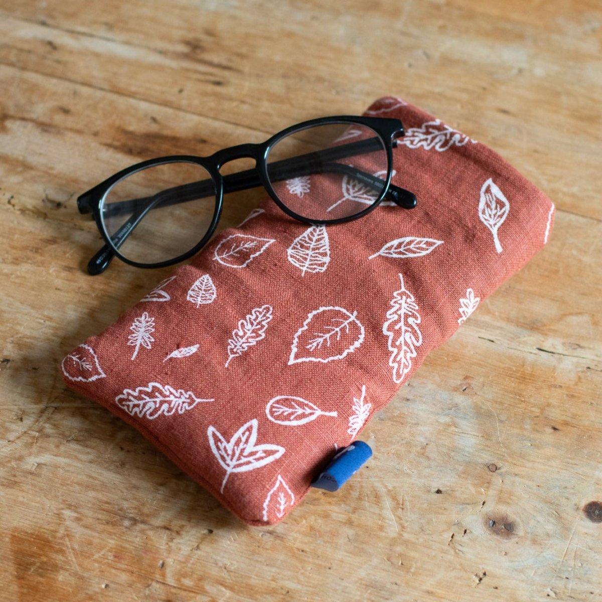 Leaf Glasses Case Pure Linen - Helen Round - Bags