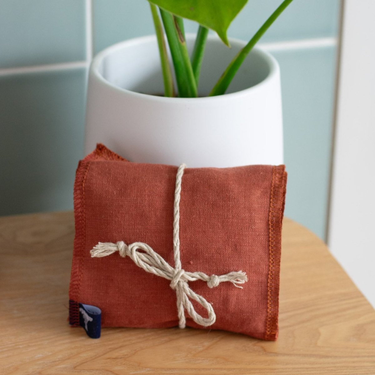 Leaf Reusable Bamboo Face Wipes Kit - Helen Round - Bamboo Reusable Face Wipes